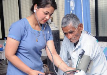 बुवा भन्नुहुन्छ, छोरी नर्स होइन डाक्टर हो