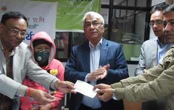 ब्लड क्यान्सर पीडित बालिकालाई आर्थिक सहयोग