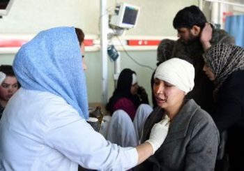 काबुलमा एम्बुलेन्स बम विस्फोट, ९५ को मृत्यु