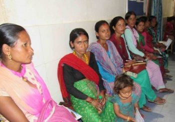 मातृ र नवजात शिशु मृत्युदर शुन्यमा झार्न घरमै पुगेर उपचार