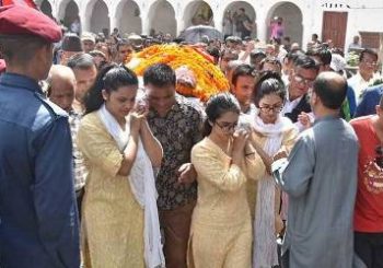 छोरी र श्रीमतिले दिए दागबत्ती–विद्युतीय मेसिनबाट दाहसंस्कार