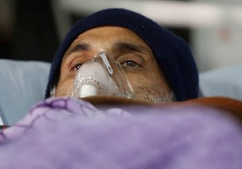 स्वास्थ्यमा समस्या आएपछि अनसनरत डा.केसी अस्पताल भर्ना