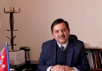 स्वास्थ्य सचिव बरालमाथि चिकित्सकलाई दुरव्यवहार गरेको आरोप