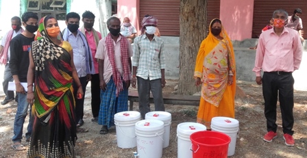 भोरले बाढ्यो, १०० घरधुरी मुसहरलाई ५०० मास्क र २०० हात धुने साबुन