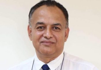 डा. ज्ञवालीलाई मानव अंग प्रत्यारोपण केन्द्रको निर्देशकमा नियुक्त गरेकोमा सरकरी चिकित्सकहरुको आपत्ति, निर्णय तत्काल सच्याउन माग
