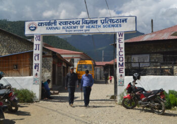 स्थापना भएको एक दशकमा बल्ल सुरु हुने भयो कर्णाली स्वास्थ्य विज्ञान प्रतिष्ठानमा एमविविएसको पढाई, मंसिर १९ गतेदेखि कक्षा सञ्चालन