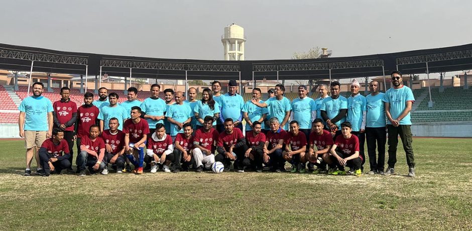 मिर्गौला दिवसमा फुटबल :  चिकित्सक र मिर्गौला प्रत्यारोपित टोली बराबरीमा
