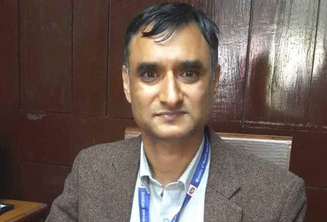 सुर्तीजन्य पदार्थमा कर बढाउनैपर्छ । स्वास्थ्यले अर्थलाई कर बढाउन सिफारिस गरिसकेको छ ।