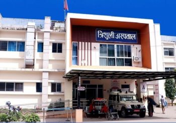 बाढीले यातायत अवरुद्द भएपछि हुम्ला भन्दा पनि दुर्गम भयो त्रिशुली अस्पताल