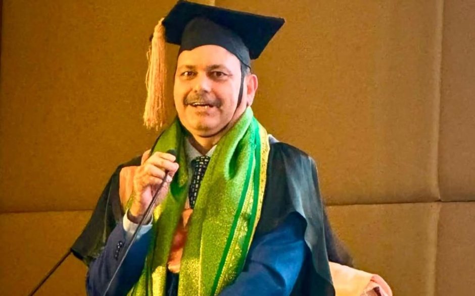 वरिष्ठ स्त्रीरोग तथा प्रसूति विशेषज्ञ प्रा. डा. गणेश डंगाललाई प्रतिष्ठित FICOG फेलोसिप