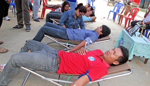 आज विश्व रक्तदाता दिवसः व्यवस्थापकीय  कमजोरीको कारण जहिले पनि रगतको अभाव