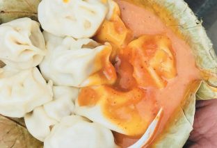 अखाद्य वस्तु भेटिएपछि धरहरा टपरी मःमका सञ्चालकलाई दुई लाख जरिवाना