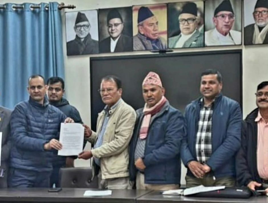 पुर्व महासचिव मुडभरीले बुझाए नेपाली कांग्रेसले घोषणापत्रमा समेटनु पर्ने स्वास्थ्य क्षेत्रका ४१ बुदे सुझाव