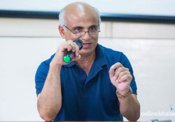 ५ बुँदे माग राख्दै धनगढीबाट डा. गोविन्द केसीले सुरु गरे अनसन