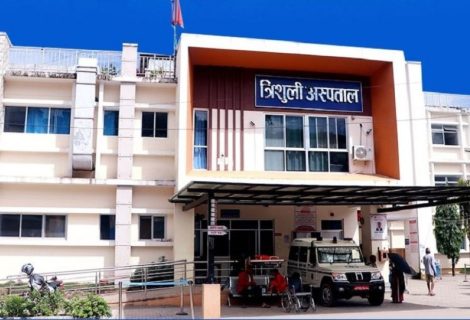 बाढीले यातायत अवरुद्द भएपछि हुम्ला भन्दा पनि दुर्गम भयो त्रिशुली अस्पताल